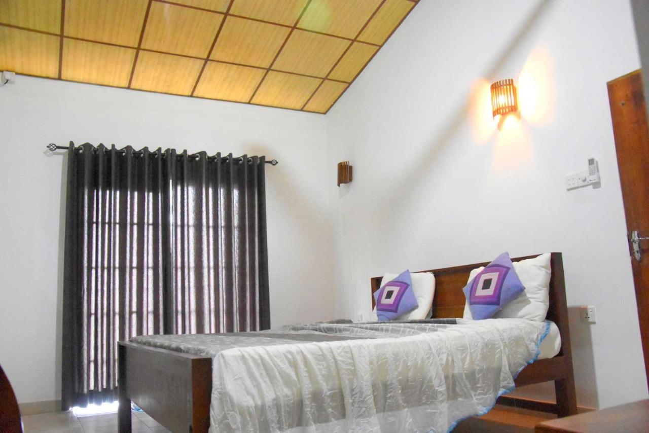 Hotel H2O Gampola Exterior foto