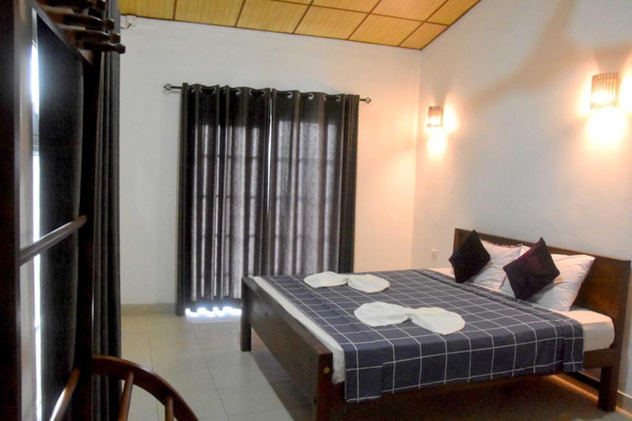 Hotel H2O Gampola Exterior foto