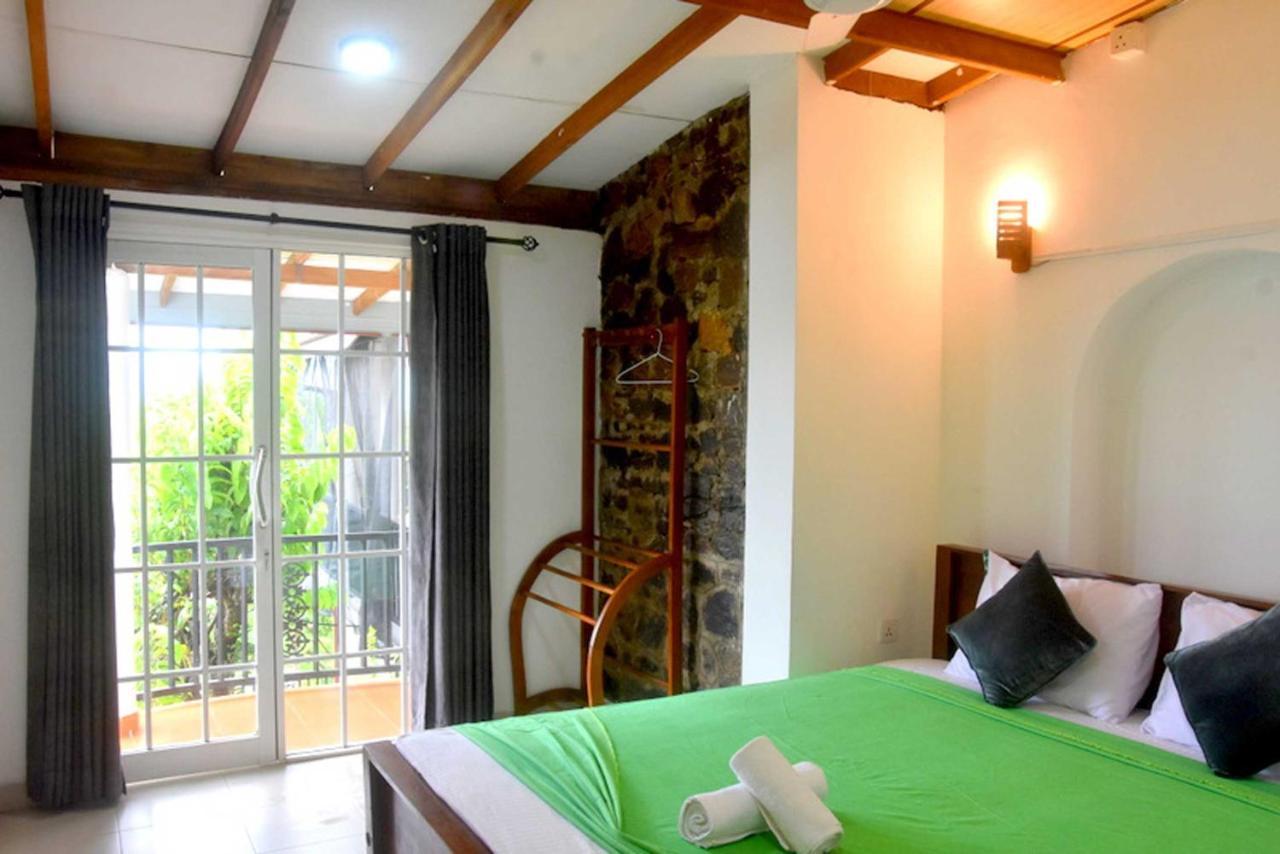 Hotel H2O Gampola Exterior foto